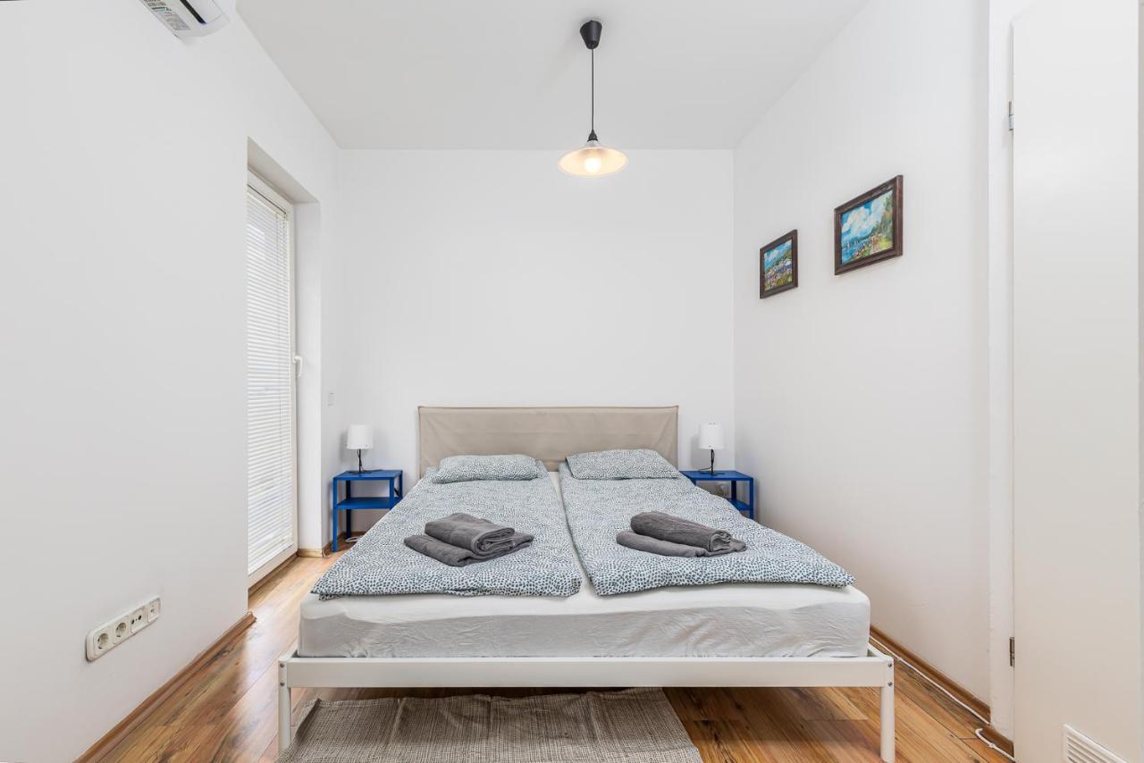 Center Penthouse - Huge Terrace And Free Parking - Tram/metro - Ac * Budapeste