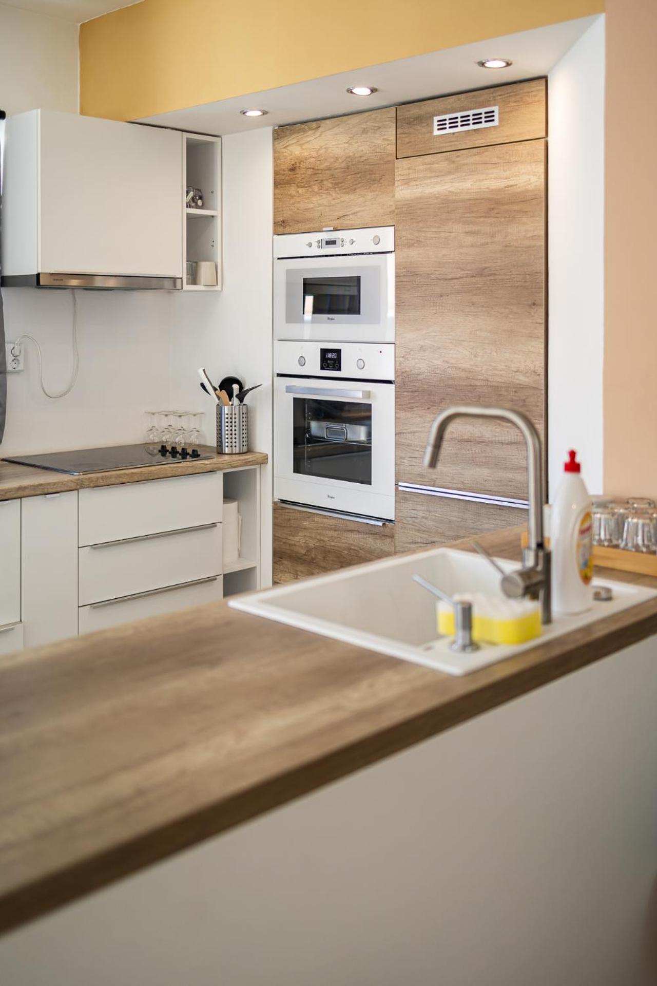 Center Penthouse - Huge Terrace And Free Parking - Tram/metro - Ac Apartamento Budapest