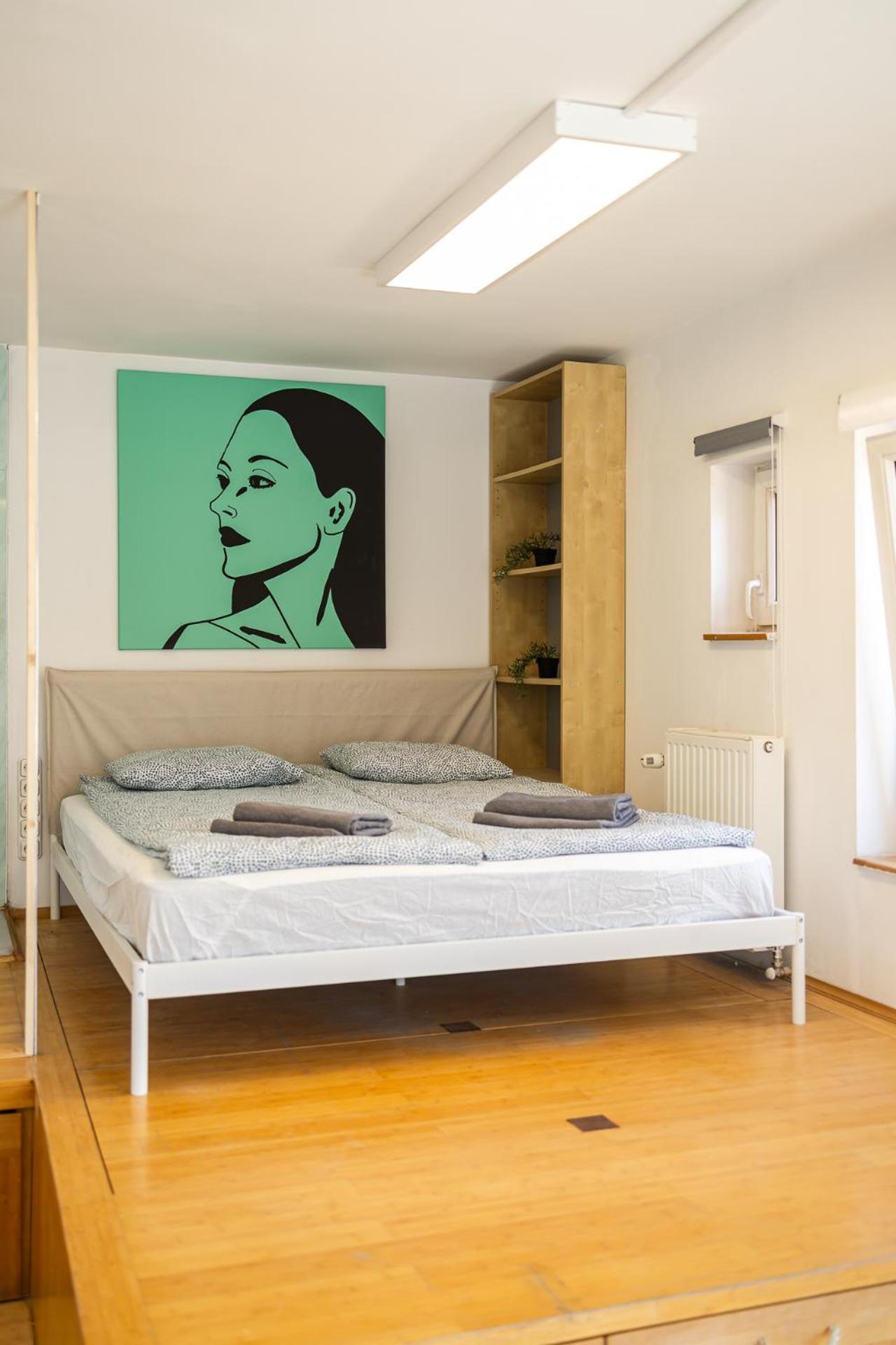 Apartamento Center Penthouse - Huge Terrace And Free Parking - Tram/metro - Ac *